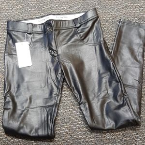 Faux leather stretch pant